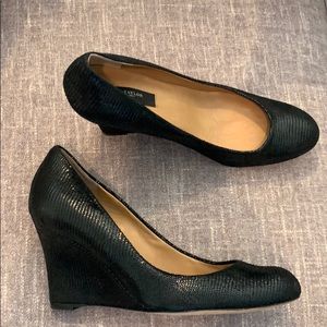 Wedge heel in black lizard print